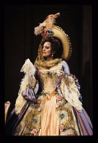 Tatiana Troyanos (Clairon), Capriccio, Richard Strauss. San Francisco Opera, 1992-93. Photographer: Marty Sohl/San Francisco Opera.