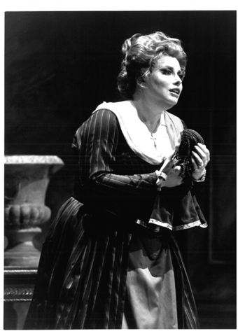 Susan Dunn (Amelia), Un Ballo in Maschera, Giuseppe Verdi. San Francisco Opera, 1990-91. Photographer: Larry Merkle/San Francisco Opera.