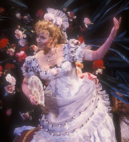 Barbara Kilduff (Adele), Die Fledermaus, Johann Strauss, Jr.. San Francisco Opera, 1990-91. Photographer: Robert Cahen/San Francisco Opera.