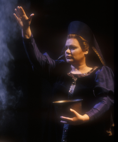 Dolora Zajick (Marfa), Khovanshchina, Modest Petrovich Mussorgsky. San Francisco Opera, 1990-91. Photographer: Robert Cahen/San Francisco Opera.