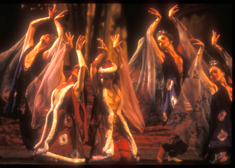 Ballet, Khovanshchina, Modest Petrovich Mussorgsky. San Francisco Opera, 1990-91. Photographer: Robert Cahen/San Francisco Opera.