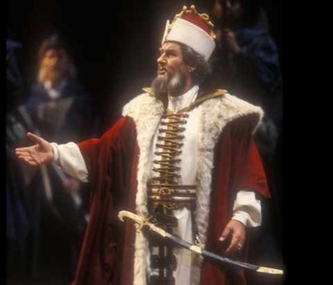 Nicolai Ghiaurov (Prince Ivan Khovansky), Khovanshchina, Modest Petrovich Mussorgsky. San Francisco Opera, 1990-91. Photographer: Robert Cahen/San Francisco Opera.