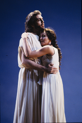 Thomas Hampson (Ulysses), Frederica von Stade (Penelope), Il Ritorno d'Ulisse in Patria, Claudio Monteverdi. San Francisco Opera, 1990-91. Photographer: Larry Merkle/San Francisco Opera.