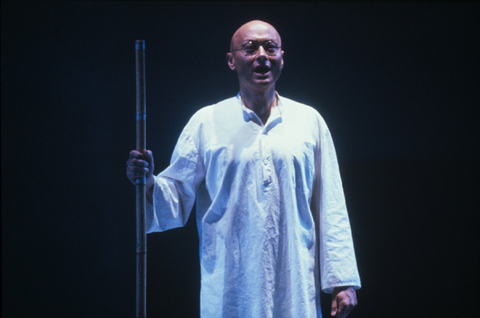 Douglas Perry (Gandhi), Satyagraha, Philip Glass. San Francisco Opera, 1989-90. Photographer: Ron Scherl/San Francisco Opera.