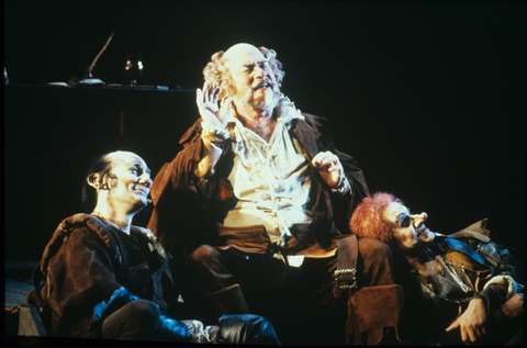 David Pittsinger (Pistola), Thomas Stewart (Falstaff), Joseph Frank (Bardolfo), Falstaff, Giuseppe Verdi. San Francisco Opera, 1989-90. Photographer: Ron Scherl/San Francisco Opera.