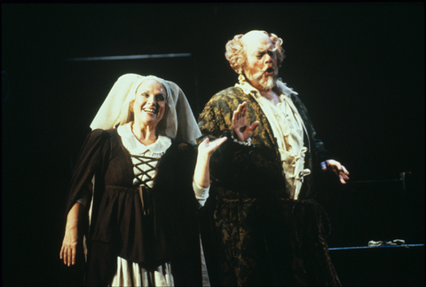 Marilyn Horne (Mistress Quickly), Thomas Stewart (Falstaff), Falstaff, Giuseppe Verdi. San Francisco Opera, 1989-90. Photographer: Ron Scherl/San Francisco Opera.