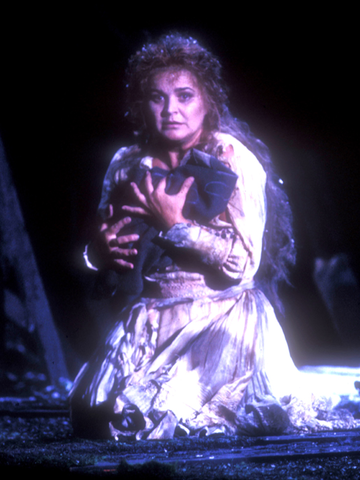 Gabriela Benacková (Margherita), Mefistofele, Arrigo Boito. San Francisco Opera, 1989-90. Photographer: Robert Cahen/San Francisco Opera.