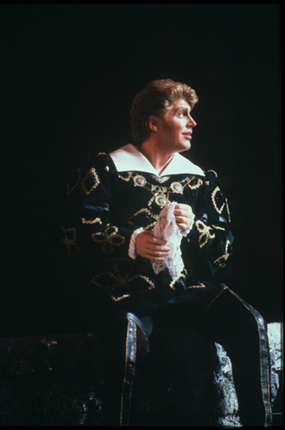 John David De Haan (Cassio), Otello, Giuseppe Verdi. San Francisco Opera, 1989-90. Photographer: Ron Scherl/San Francisco Opera.