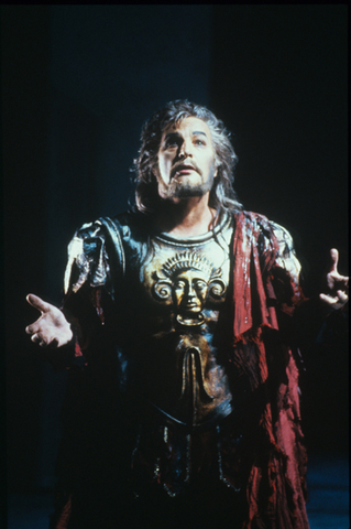 Wieslaw Ochman (Idomeneo), Idomeneo, Wolfgang Amadeus Mozart. San Francisco Opera, 1989-90. Photographer: Ron Scherl/San Francisco Opera.