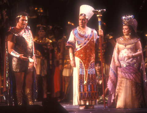 Vladimir Popov (Radames), Kevin J. Langan (Ramfis), Dolora Zajick (Amneris), Ensemble, Aida, Giuseppe Verdi. San Francisco Opera, 1989-90. Photographer: Robert Cahen/San Francisco Opera.