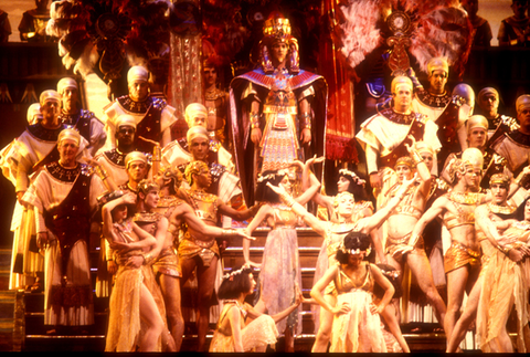 David Pittsinger (The King of Egypt), Ensemble, Aida, Giuseppe Verdi. San Francisco Opera, 1989-90. Photographer: Robert Cahen/San Francisco Opera.