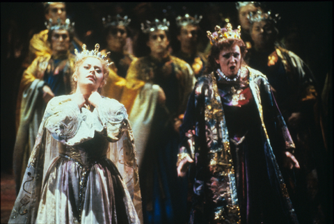 MariAnne Häggander (Elsa), Eva Randová (Ortrud), Chorus, Lohengrin, Richard Wagner. San Francisco Opera, 1989-90. Photographer: Ron Scherl/San Francisco Opera.