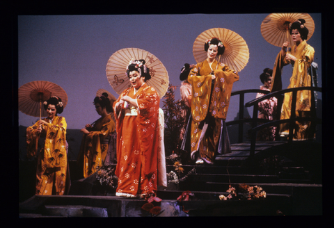 Nikki Li Hartliep (Cio-Cio-San), Chorus, Madama Butterfly, Giacomo Puccini. San Francisco Opera, 1989-90. Photographer: Ron Scherl/San Francisco Opera.