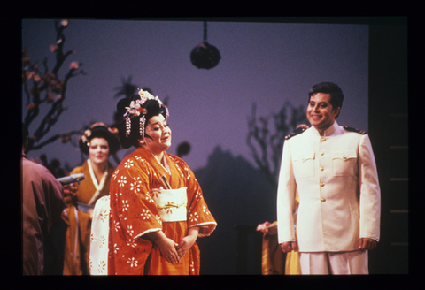 Nikki Li Hartliep (Cio-Cio-San), Vyacheslav Polozov (Pinkerton), Madama Butterfly, Giacomo Puccini. San Francisco Opera, 1989-90. Photographer: Ron Scherl/San Francisco Opera.