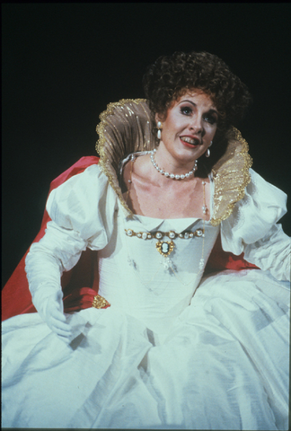 Susan Patterson (Angelica), Orlando Furioso, Antonio Vivaldi. San Francisco Opera, 1989-90. Photographer: Ron Scherl/San Francisco Opera.