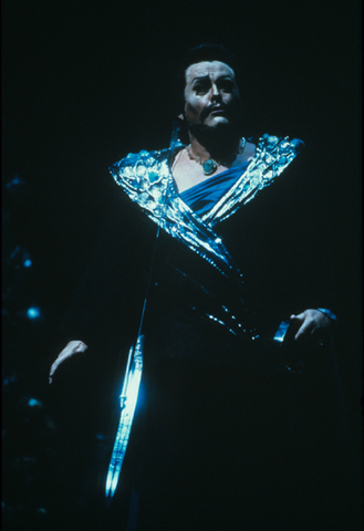 William Johns (The Emperor), Die Frau ohne Schatten, Richard Strauss. San Francisco Opera, 1989-90. Photographer: Ron Scherl/San Francisco Opera.