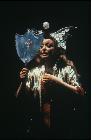 Gwyneth Jones (Barak's Wife), Die Frau ohne Schatten, Richard Strauss. San Francisco Opera, 1989-90. Photographer: Ron Scherl/San Francisco Opera.