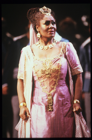 Shirley Verrett (Sélika), L'Africaine, Giacomo Meyerbeer. San Francisco Opera, 1988-89. Photographer: Ron Scherl/San Francisco Opera.