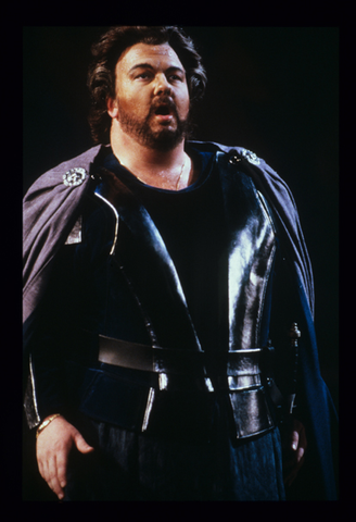 Chris Merritt (Paolo Erisso), Maometto II, Gioachino Rossini. San Francisco Opera, 1988-89. Photographer: Ron Scherl/San Francisco Opera.