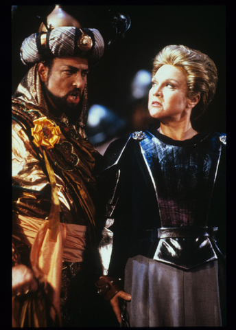 Simone Alaimo (Maometto), Marilyn Horne (Calbo), Maometto II, Gioachino Rossini. San Francisco Opera, 1988-89. Photographer: Ron Scherl/San Francisco Opera.