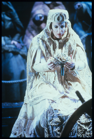 Deborah Polaski (Senta), Der Fliegende Holländer, Richard Wagner. San Francisco Opera, 1988-89. Photographer: Ron Scherl/San Francisco Opera.