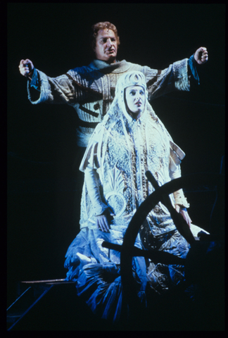 Wieslaw Ochman (Erik), Deborah Polaski (Senta), Der Fliegende Holländer, Richard Wagner. San Francisco Opera, 1988-89. Photographer: Ron Scherl/San Francisco Opera.