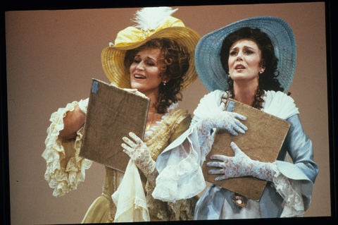 Etelka Csavlek (Fiordiligi), Diana Montague (Dorabella), Così fan tutte, Wolfgang Amadeus Mozart. San Francisco Opera, 1988-89. Photographer: Ron Scherl/San Francisco Opera.