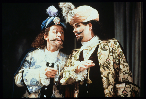 Dénes Gulyás (Ferrando), Stephen Dickson (Guglielmo), Così fan tutte, Wolfgang Amadeus Mozart. San Francisco Opera, 1988-89. Photographer: Ron Scherl/San Francisco Opera.