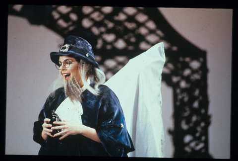 Gianna Rolandi (Despina), Così fan tutte, Wolfgang Amadeus Mozart. San Francisco Opera, 1988-89. Photographer: Ron Scherl/San Francisco Opera.