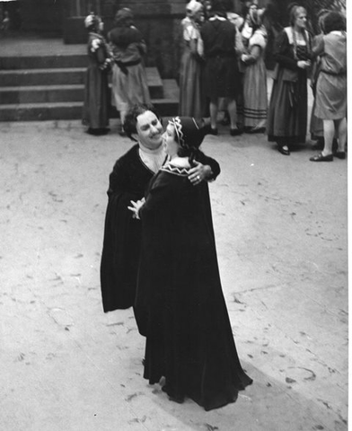 La Juive, Jacques Halévy. San Francisco Opera, 1936. Photographer: Lawrence B. Morton/San Francisco Opera.