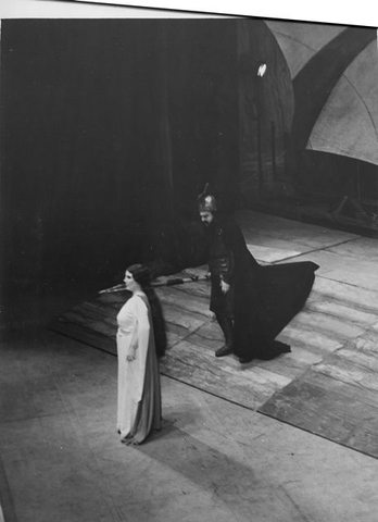 Götterdämmerung, Richard Wagner. San Francisco Opera, 1936. Photographer: Lawrence B. Morton/San Francisco Opera.