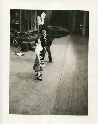 Pagliacci, Ruggero Leoncavallo. San Francisco Opera, 1936. Photographer: Lawrence B. Morton/San Francisco Opera.