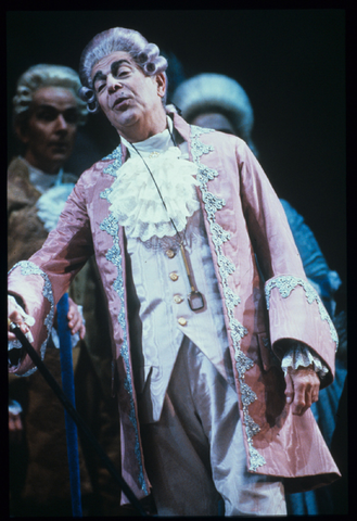 Renato Capecchi (Geronte de Ravoir), Manon Lescaut, Giacomo Puccini. San Francisco Opera, 1988-89. Photographer: Ron Scherl/San Francisco Opera.