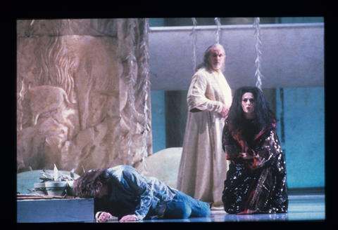 René Kollo (Parsifal), Kurt Moll (Gurnemanz), Waltraud Meier (Kundry), Parsifal, Richard Wagner. San Francisco Opera, 1988-89. Photographer: Ron Scherl/San Francisco Opera.