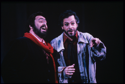 Luciano Pavarotti (Rodolfo), Gino Quilico (Marcello), La Bohème, Giacomo Puccini. San Francisco Opera, 1988-89. Photographer: Ron Scherl/San Francisco Opera.