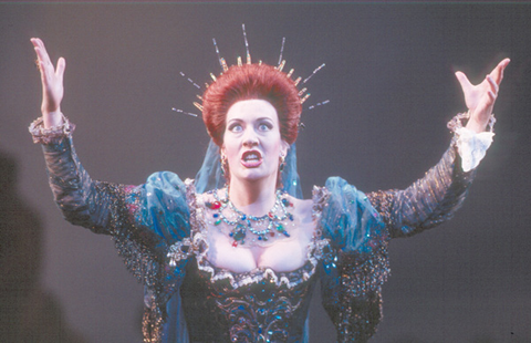 Sarah Connolly (Juno), Semele, George Frideric Handel. San Francisco Opera, 2000-01. Photographer: Ken Friedman/San Francisco Opera.