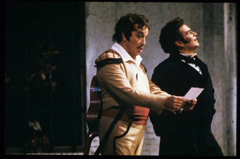 Leo Nucci (Figaro), Patrick Power (Count Almaviva), Il Barbiere di Siviglia, Gioachino Rossini. San Francisco Opera, 1987-88. Photographer: Ron Scherl/San Francisco Opera.