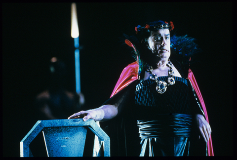 James King (Herod), Salome, Richard Strauss. San Francisco Opera, 1987-88. Photographer: Ron Scherl/San Francisco Opera.