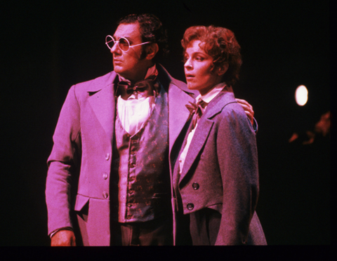 Plácido Domingo (Hoffmann), Susan Quittmeyer (Nicklausse), Les Contes d'Hoffmann, Jacques Offenbach. San Francisco Opera, 1987-88. Photographer: Ron Scherl/San Francisco Opera.