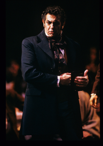 Plácido Domingo (Hoffmann), Les Contes d'Hoffmann, Jacques Offenbach. San Francisco Opera, 1987-88. Photographer: Ron Scherl/San Francisco Opera.