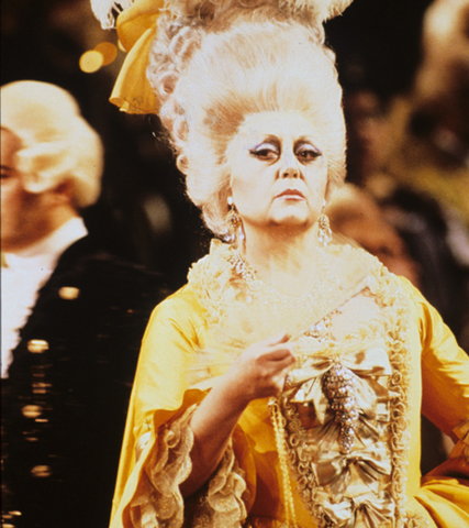 Régine Crespin (The Countess), Pikovaya Dama, Peter Ilyich Tchaikovsky. San Francisco Opera, 1987-88. Photographer: Ron Scherl/San Francisco Opera.