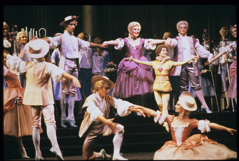 Ballet, Chorus, Pikovaya Dama, Peter Ilyich Tchaikovsky. San Francisco Opera, 1987-88. Photographer: Ron Scherl/San Francisco Opera.