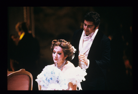 Francisco Araiza (Alfredo), Nelly Miricioiu (Violetta), La Traviata, Giuseppe Verdi. San Francisco Opera, 1987-88. Photographer: Ron Scherl/San Francisco Opera.