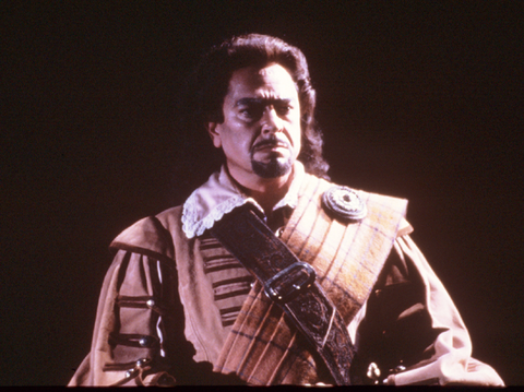 Pablo Elvira (Enrico), Lucia di Lammermoor, Gaetano Donizetti. San Francisco Opera, 1985-86. Photographer: Ron Scherl/San Francisco Opera.