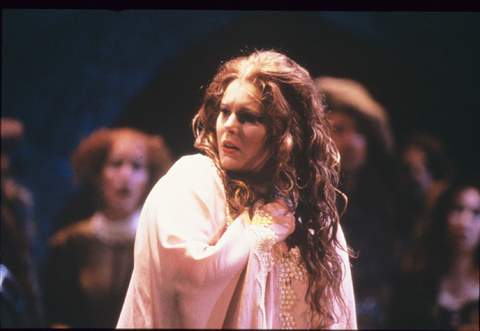 Gianna Rolandi (Lucia), Chorus, Lucia di Lammermoor, Gaetano Donizetti. San Francisco Opera, 1985-86. Photographer: Ron Scherl/San Francisco Opera.