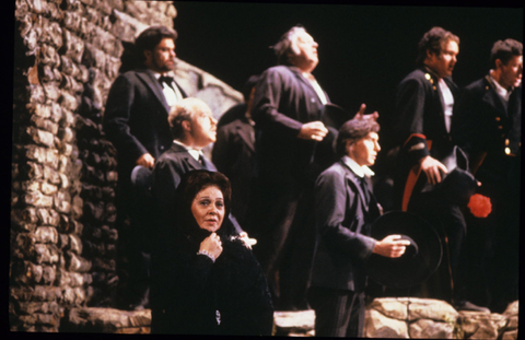 Fiorenza Cossotto (Santuzza), Chorus, Cavalleria Rusticana, Pietro Mascagni. San Francisco Opera, 1985-86. Photographer: Ron Scherl/San Francisco Opera.