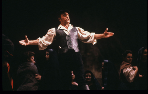 Piero Cappuccilli (Alfio), Chorus, Cavalleria Rusticana, Pietro Mascagni. San Francisco Opera, 1985-86. Photographer: Ron Scherl/San Francisco Opera.