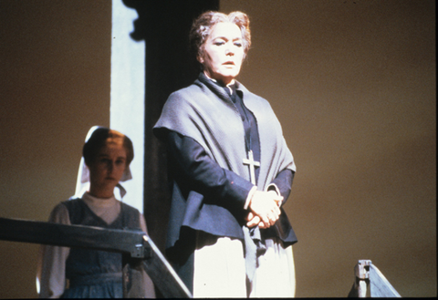 Leonie Rysanek (Kostelnička), Jenůfa, Leoš Janáček. San Francisco Opera, 1986-87. Photographer: Robert Cahen/San Francisco Opera.