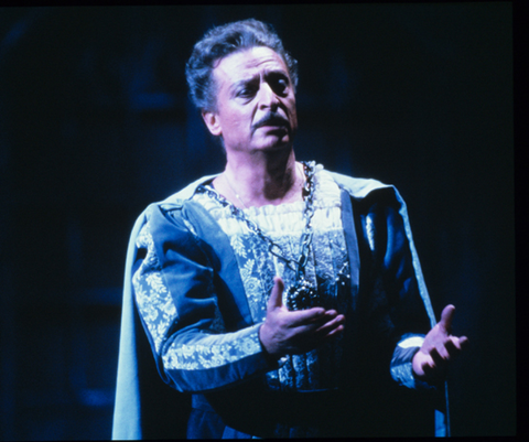 Alfredo Kraus (Faust), Faust, Charles Gounod. San Francisco Opera, 1986-87. Photographer: Ron Scherl/San Francisco Opera.