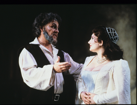 Hans Tschammer (Hans Sachs), Cheryl Studer (Eva), Die Meistersinger von Nürnberg, Richard Wagner. San Francisco Opera, 1986-87. Photographer: Ron Scherl/San Francisco Opera.